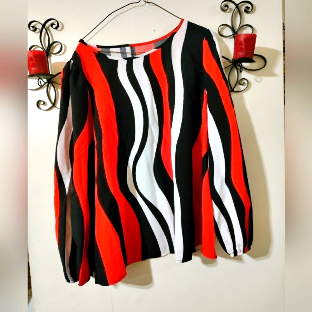 Blouse Size 2X Red, Black and White